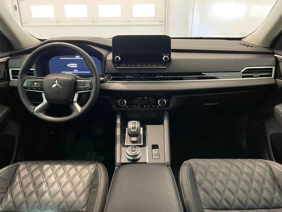 Mitsubishi Outlander SEL AWD / 7 PASSAGERS 2023-7