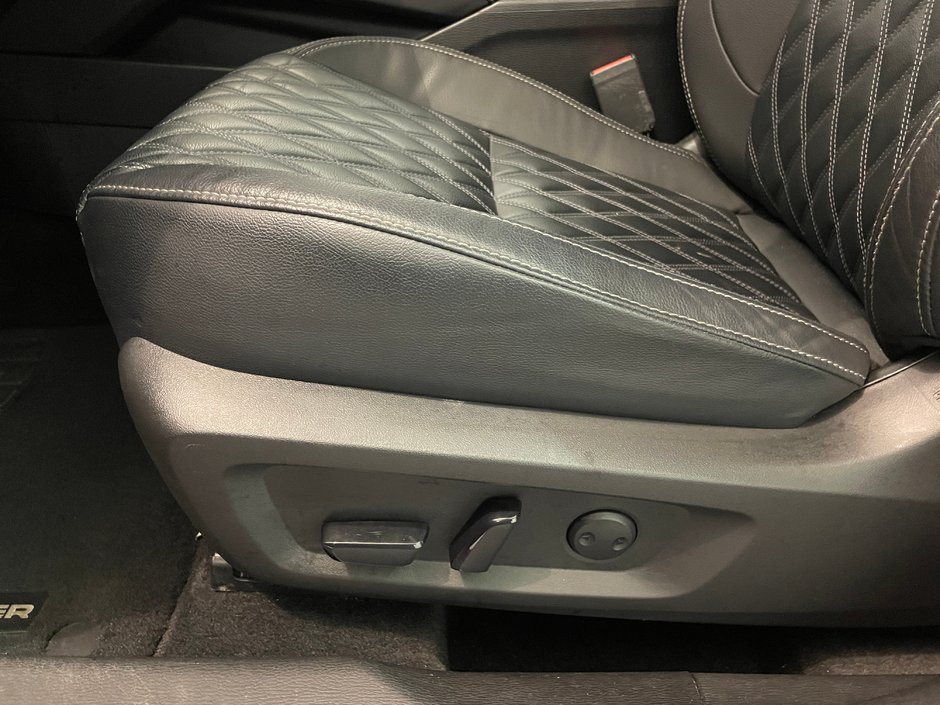 Mitsubishi Outlander SEL AWD / 7 PASSAGERS 2023-11