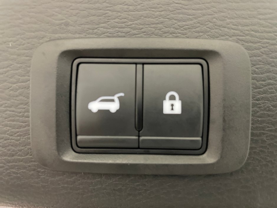 Mitsubishi Outlander SEL AWD / 7 PASSAGERS 2023-29