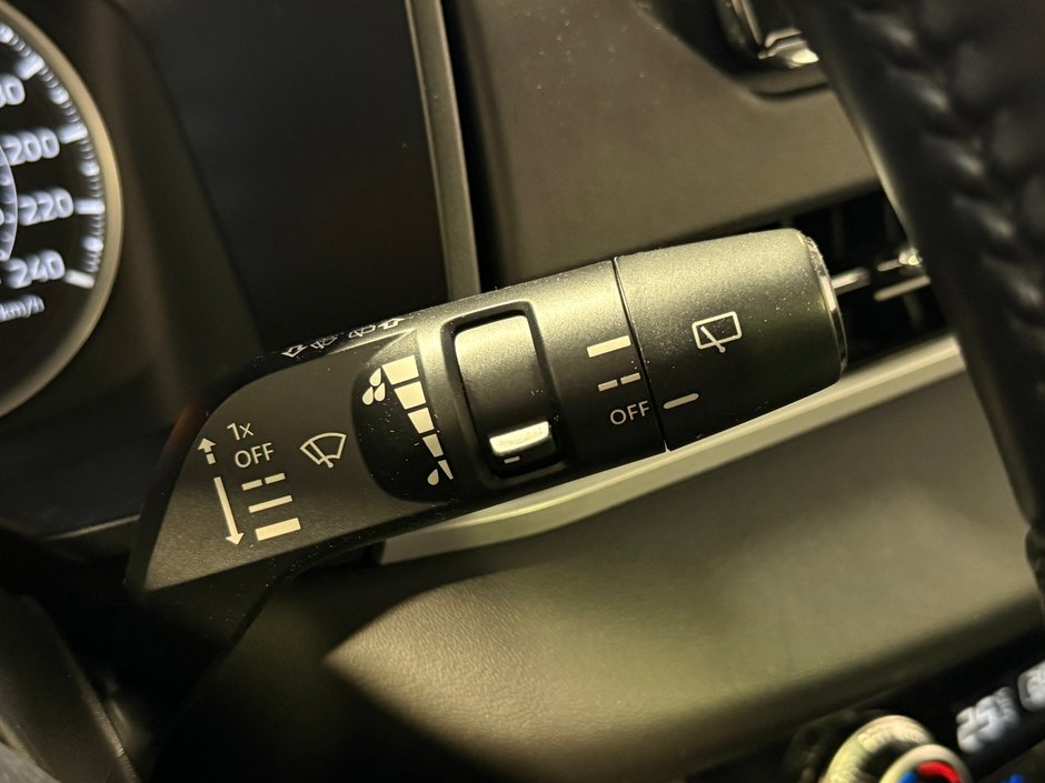 2024 Mitsubishi Outlander SE-18