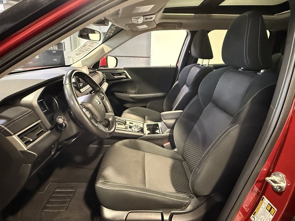 2024 Mitsubishi Outlander SE-13