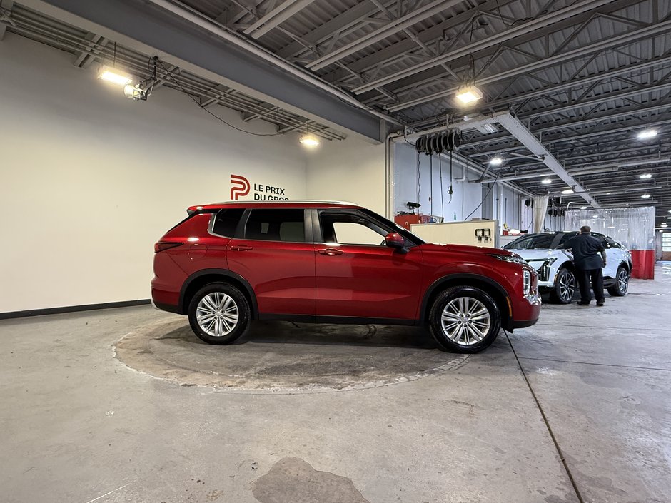 2024 Mitsubishi Outlander SE-1