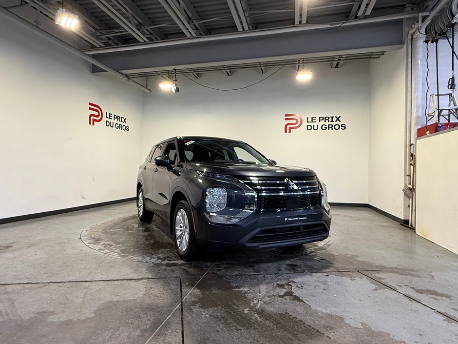 2025 Mitsubishi Outlander ES-0
