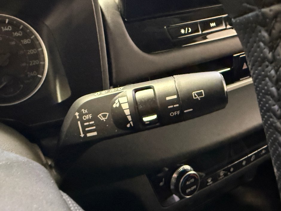 2025 Mitsubishi Outlander ES-17