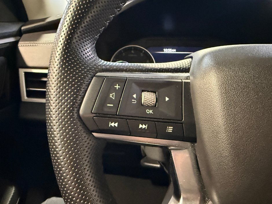 2025 Mitsubishi Outlander ES-14