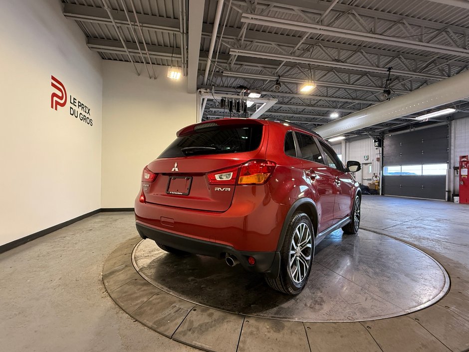 Mitsubishi RVR SE LIMITED 2017-2