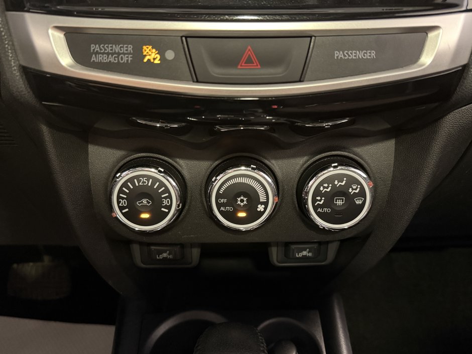 Mitsubishi RVR SE LIMITED 2017-22