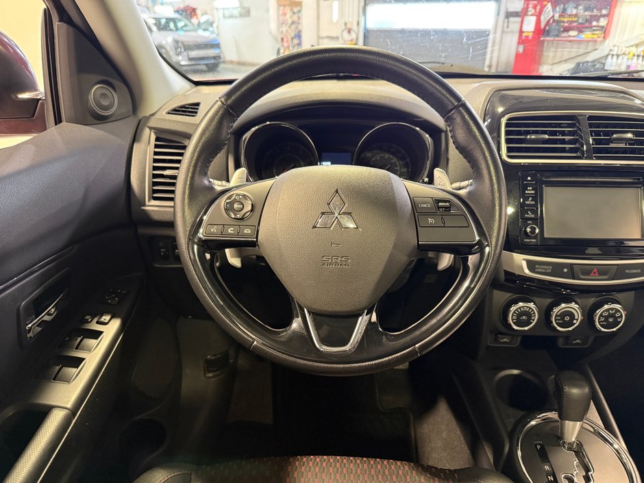 Mitsubishi RVR SE LIMITED 2017-14