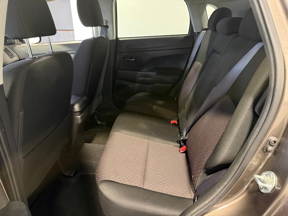 2019 Mitsubishi RVR SE-23