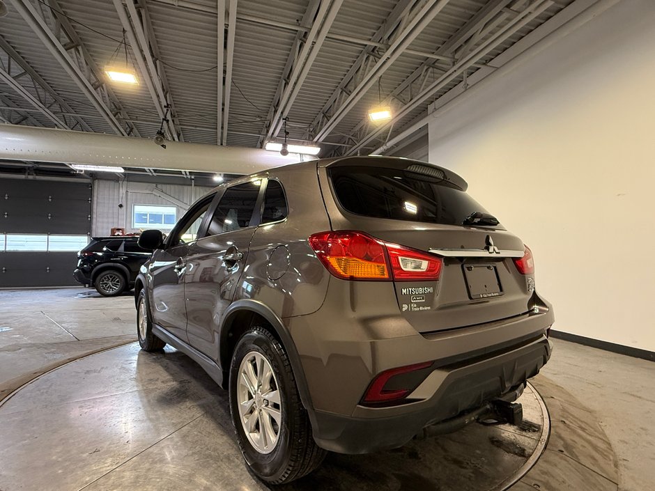 2019 Mitsubishi RVR SE-4
