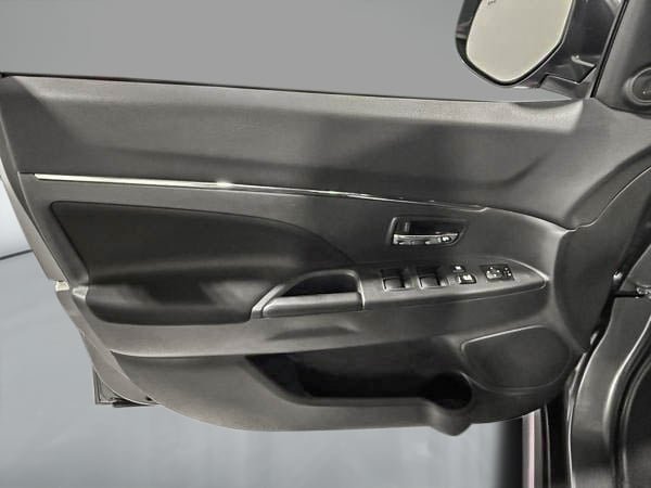 2023 Mitsubishi RVR ES-10