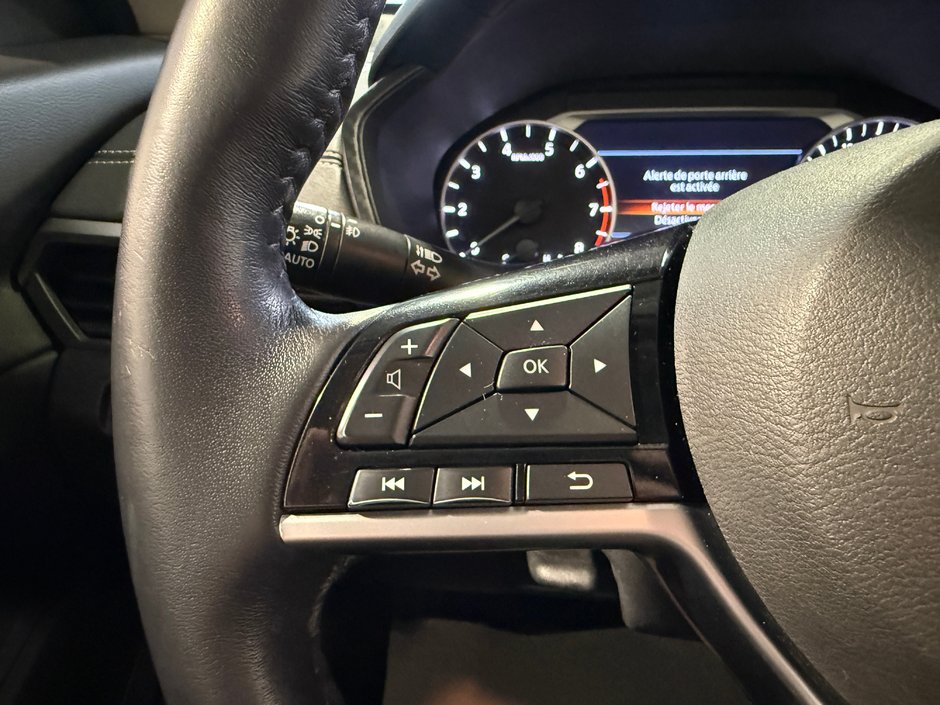 Nissan Altima SV 2019-16