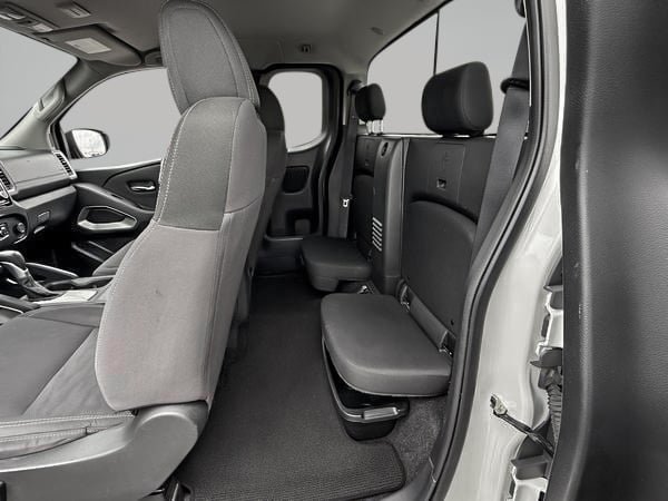 Nissan Frontier SV 2023-22