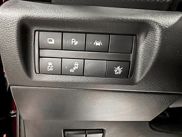 2025 Nissan Kicks Play S-18
