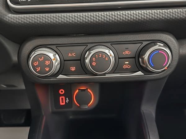 2025 Nissan Kicks Play S-22