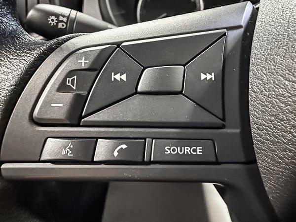 2025 Nissan Kicks Play S-14