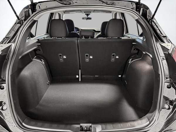 2025 Nissan Kicks Play S-24