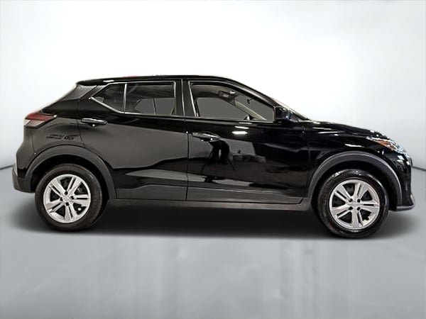 2025 Nissan Kicks Play S-1
