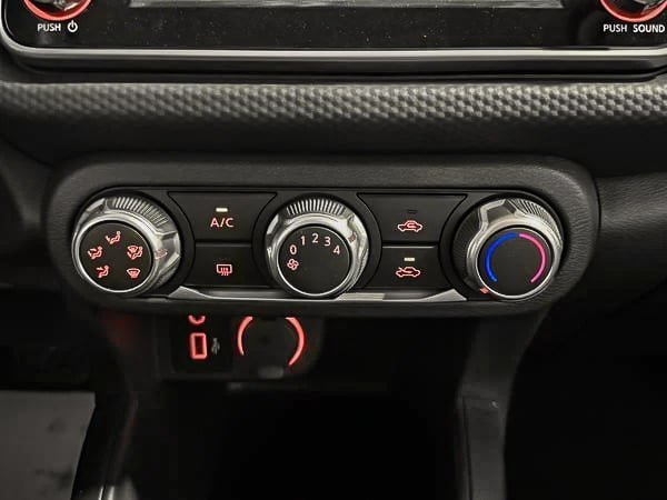 2025 Nissan Kicks Play S-21