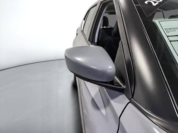 2025 Nissan Kicks Play SV-8