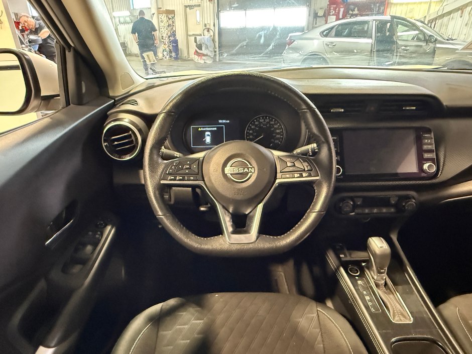 2025 Nissan Kicks Play SV-14