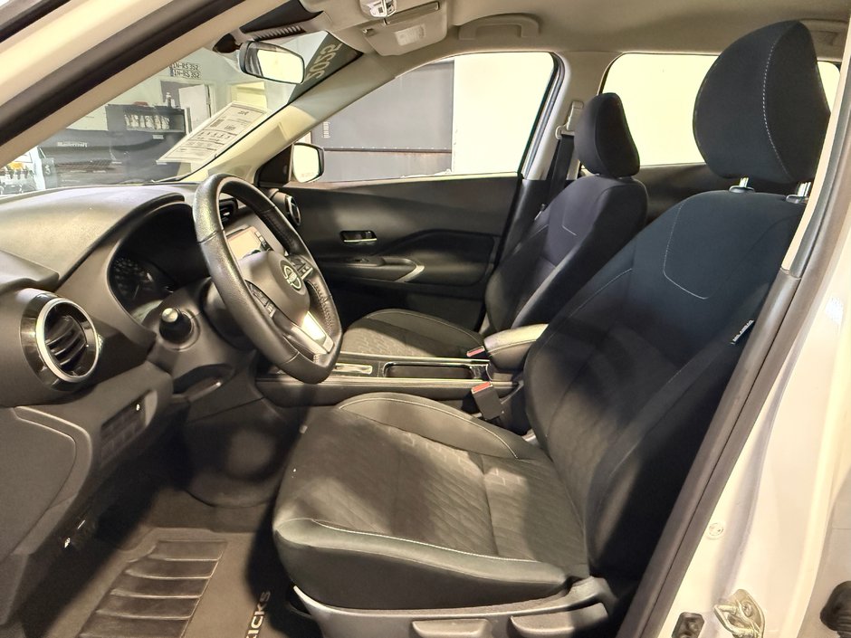 2025 Nissan Kicks Play SV-13