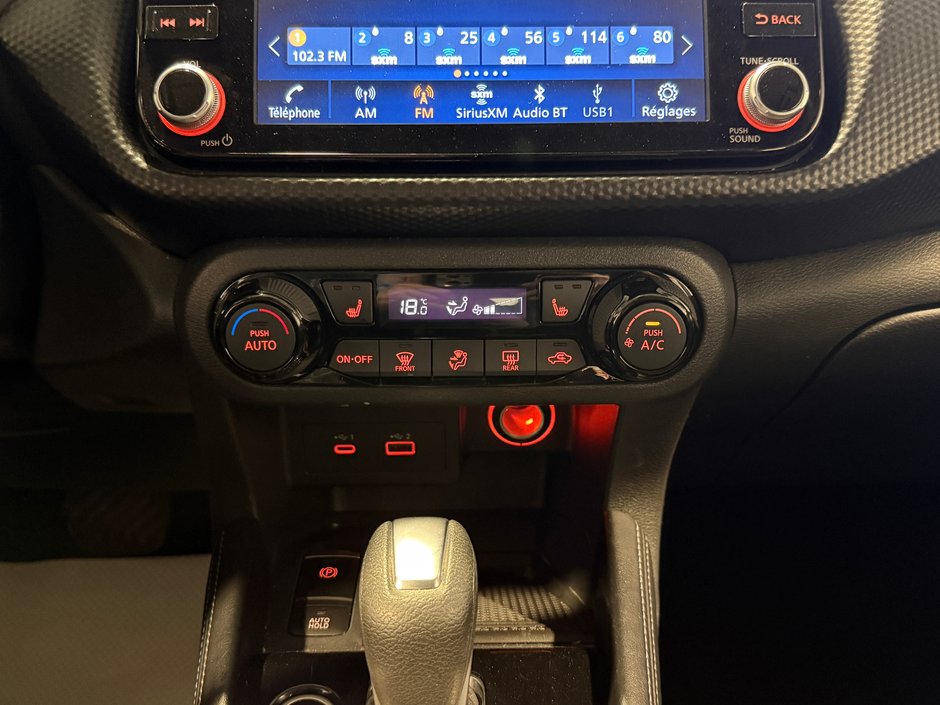 2025 Nissan Kicks Play SV-22