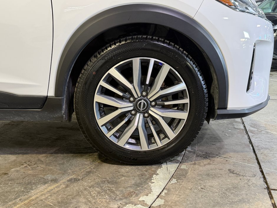 2025 Nissan Kicks Play SV-9