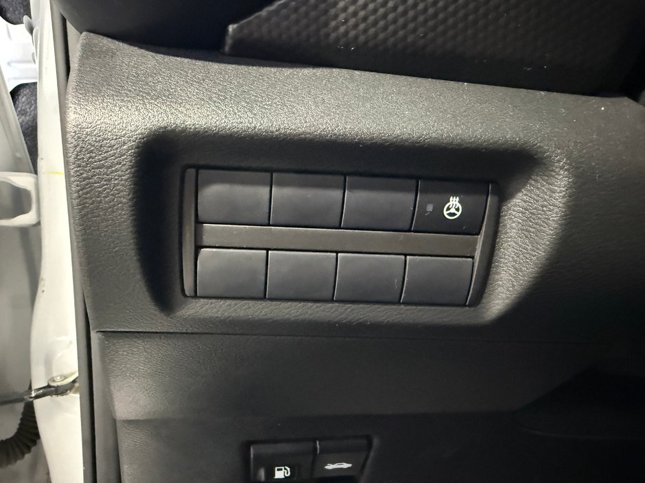 2025 Nissan Kicks Play SV-12