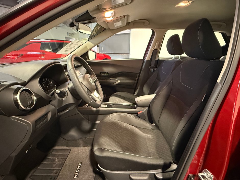 Nissan Kicks Play SV 2025-13