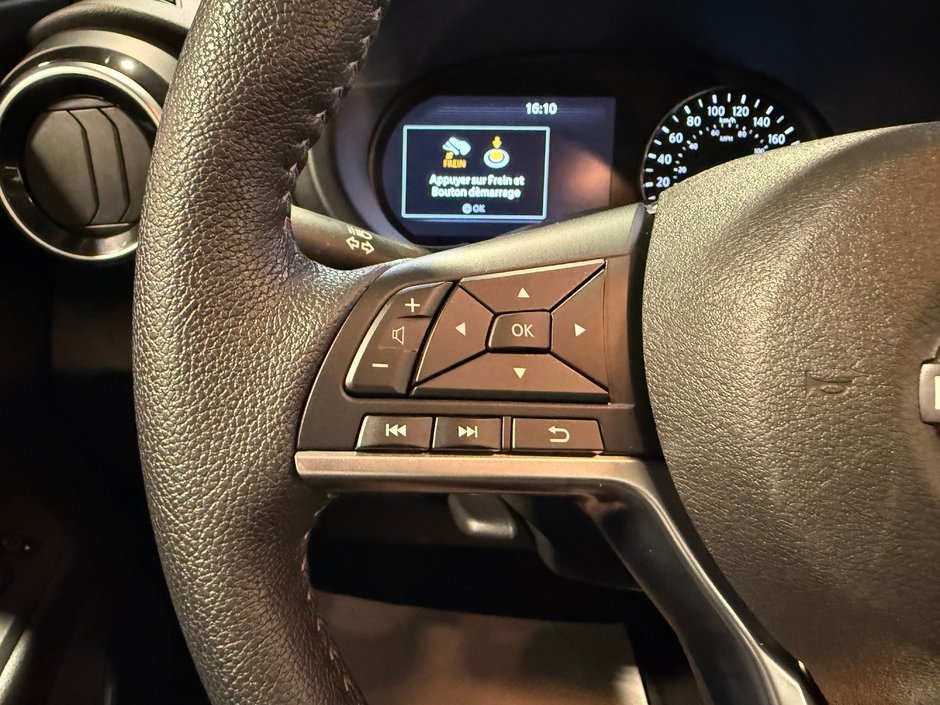 Nissan Kicks Play SV 2025-15