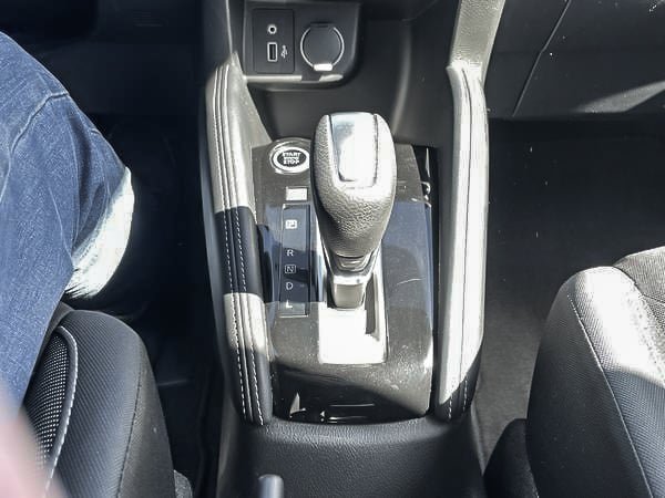 2019 Nissan Kicks S-18
