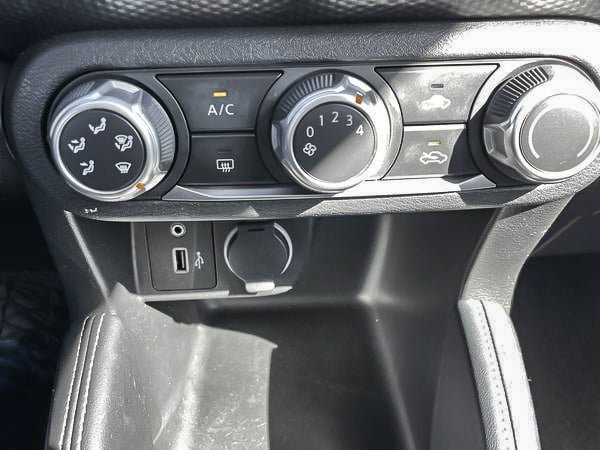 2019 Nissan Kicks S-17