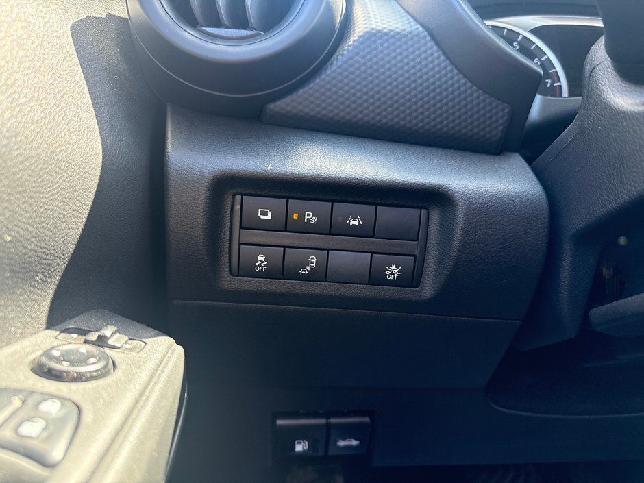 2021 Nissan Kicks S-11