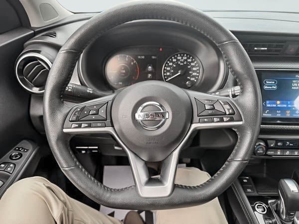 Nissan Kicks SV 2021-16
