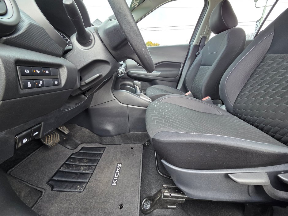 2021 Nissan Kicks S-10