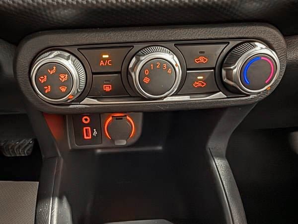 Nissan Kicks S 2023-21