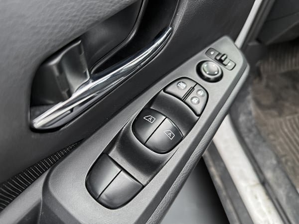 Nissan Kicks SV 2023-7