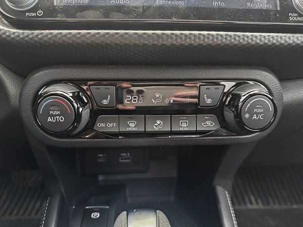 Nissan Kicks SV 2023-11