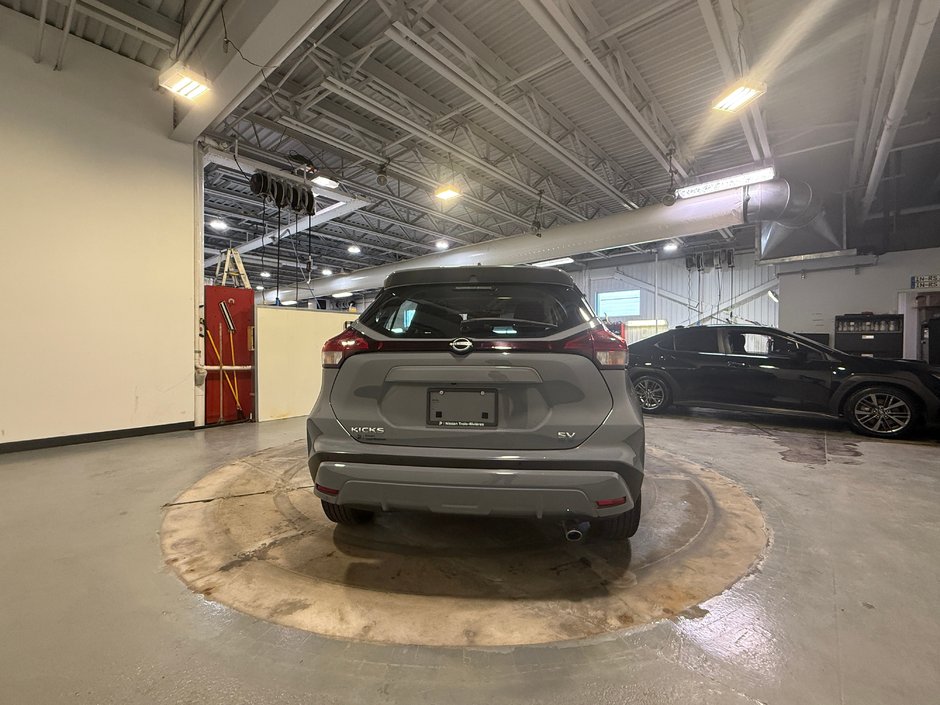 Nissan Kicks SV 2023-3