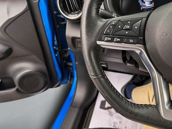 Nissan Kicks SV 2023-18