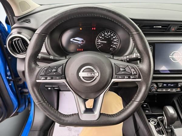 Nissan Kicks SV 2023-17