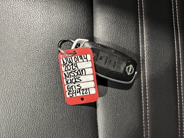 Nissan Kicks SR 2024-26