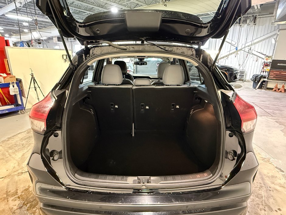 2024 Nissan Kicks SR-25