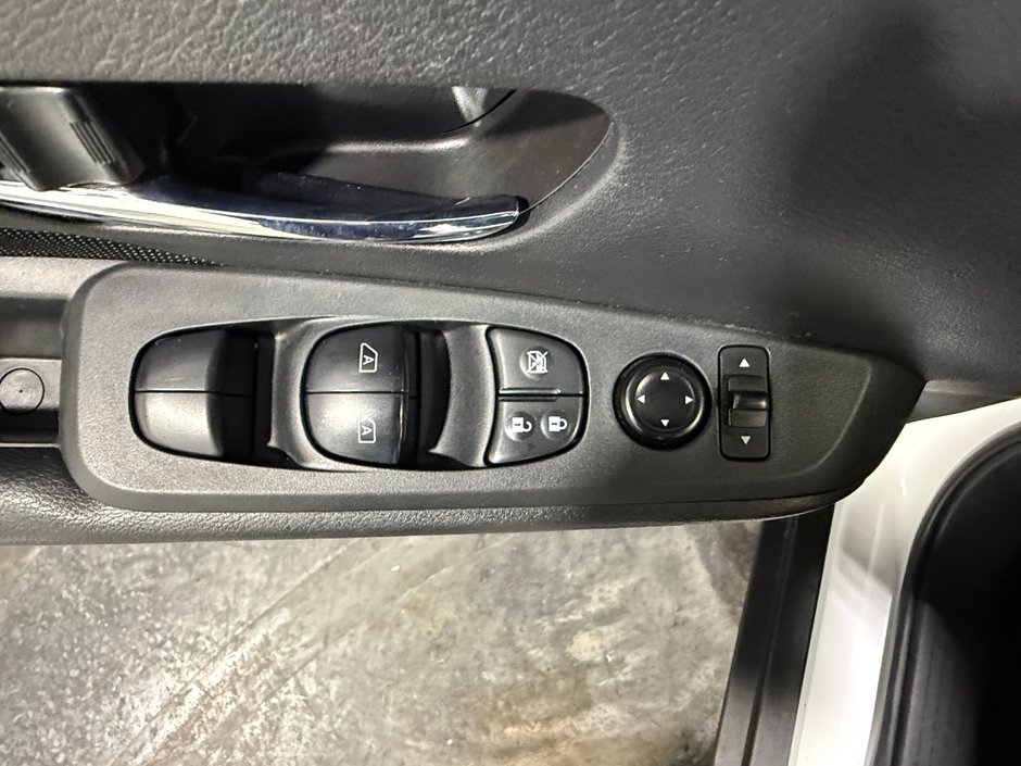 Nissan Kicks SV 2024-11