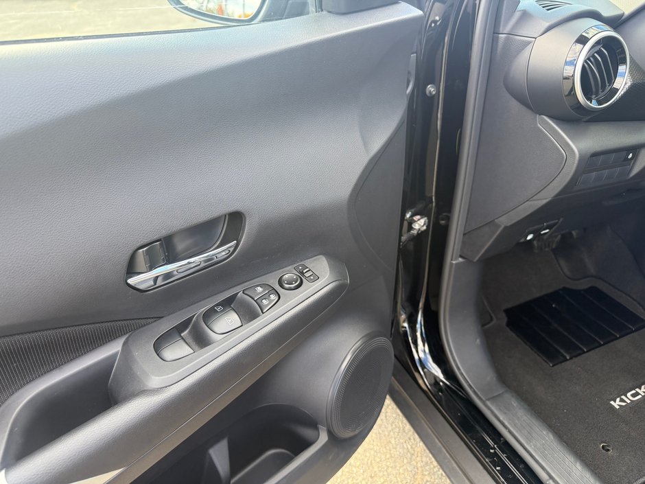 2024 Nissan Kicks SV-8