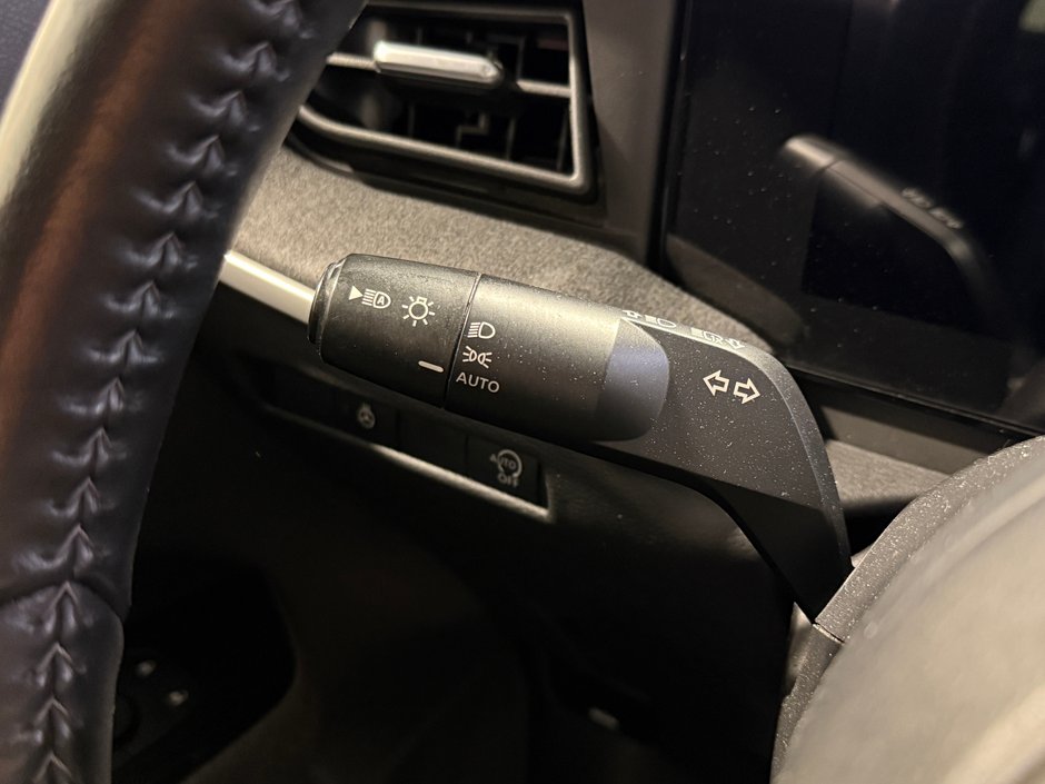 Nissan Kicks SV 2025-17