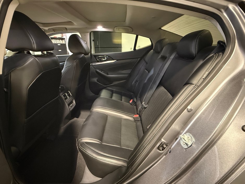 2023 Nissan Maxima SL-24