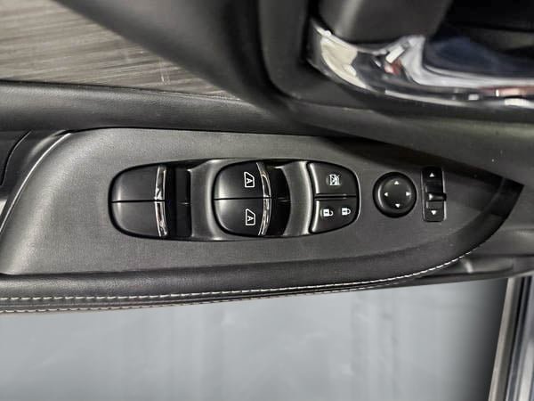 2017 Nissan Murano SL-12