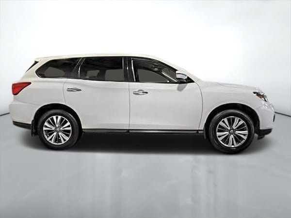2018 Nissan Pathfinder S-1
